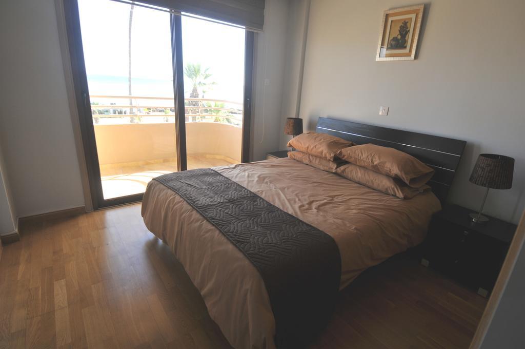 Ithaki Phinikoudes Apartment No. 201 Larnaca Oda fotoğraf